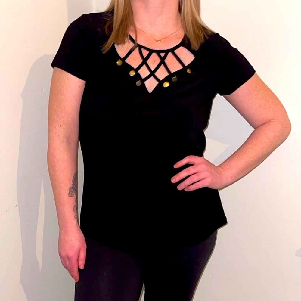 Chest detail - Black Shirt -